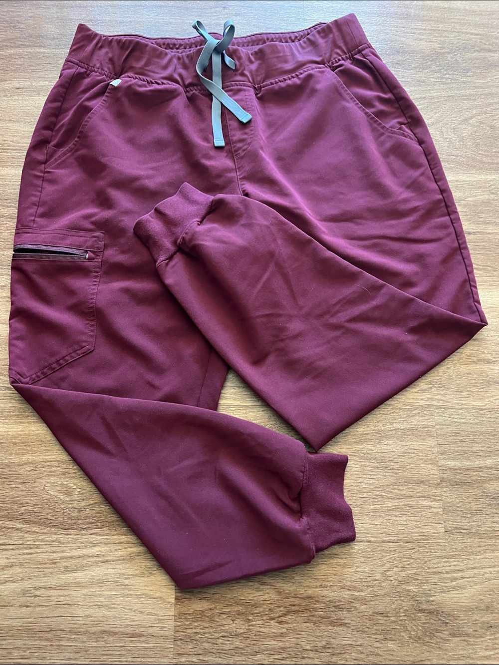 Figs Women's  Large / Petite Burgundy Jogger Sweatpants with Drawstring